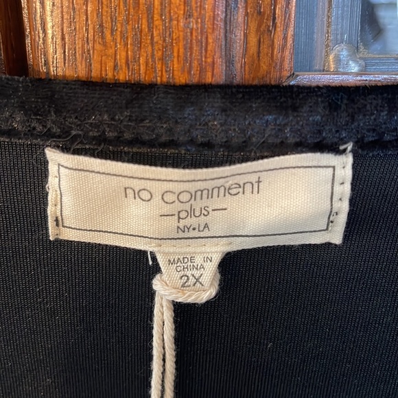NWT NO COMMENT PLUS BLACK VELVET L/S COLD SHOULDER BLOUSE - Picture 5 of 6